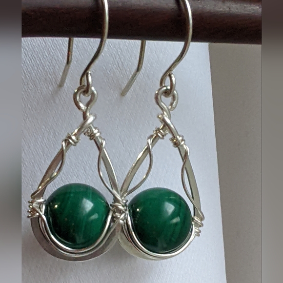 Elegant Sterling Silver Malachite Gemstone Earrings - Picture 14 of 14